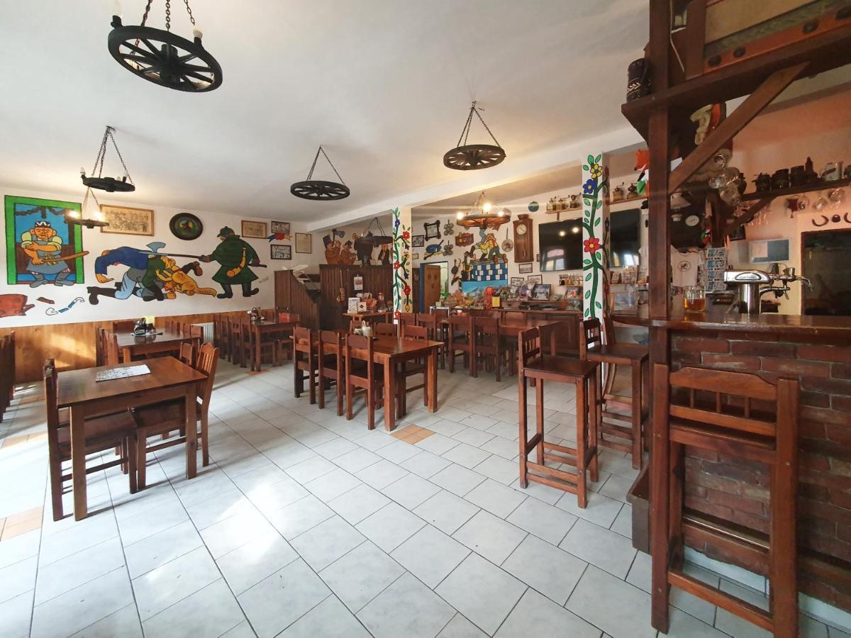 Hrusicka Restaurace A Penzion Hrusice المظهر الخارجي الصورة