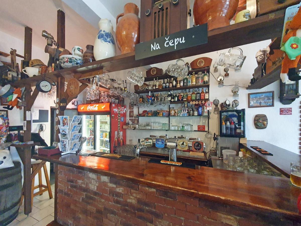 Hrusicka Restaurace A Penzion Hrusice المظهر الخارجي الصورة