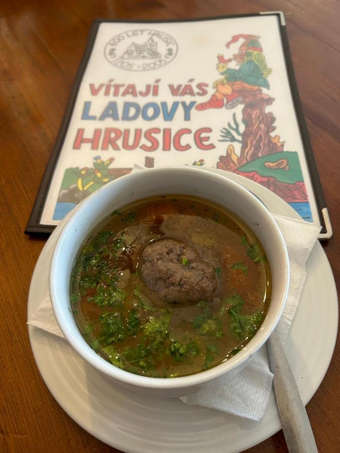 Hrusicka Restaurace A Penzion Hrusice المظهر الخارجي الصورة