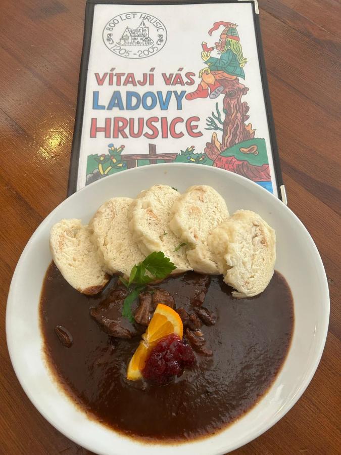 Hrusicka Restaurace A Penzion Hrusice المظهر الخارجي الصورة