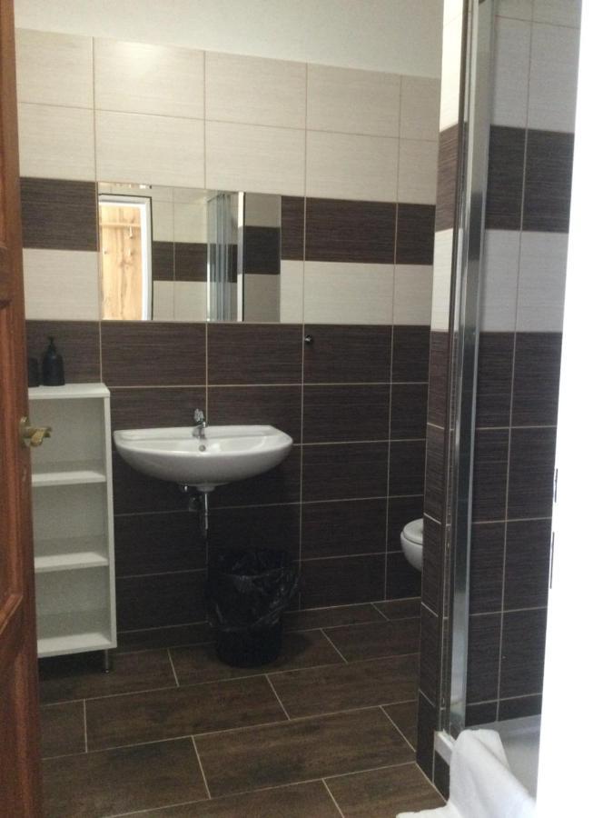 Hrusicka Restaurace A Penzion Hrusice المظهر الخارجي الصورة