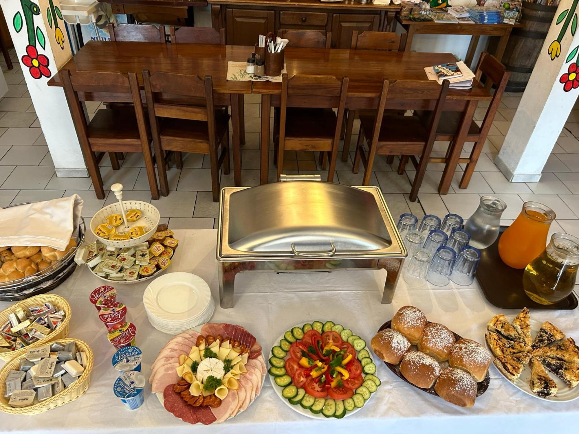 Hrusicka Restaurace A Penzion Hrusice المظهر الخارجي الصورة